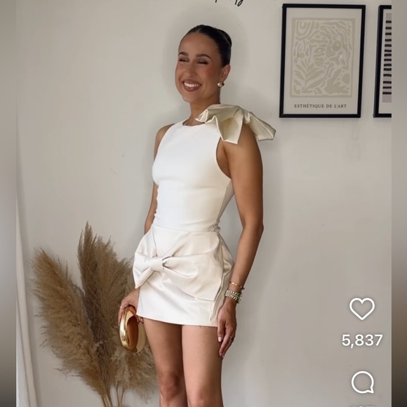 NWT ZARA 🎄SATIN MINI SKIRT SIZE XS and S
🚨 FINAL PRICE NO OFFER ACCEPT - Picture 11 of 16